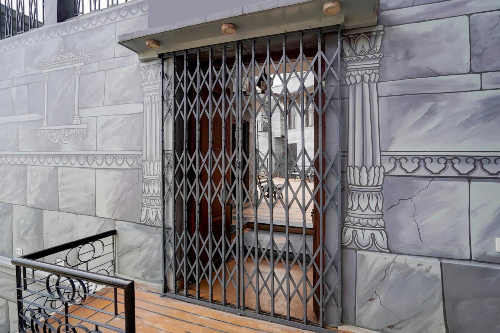 Hotel Palette Heritage Scindia Ghat Varanasi